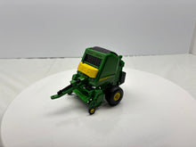 1/32 John Deere 561R