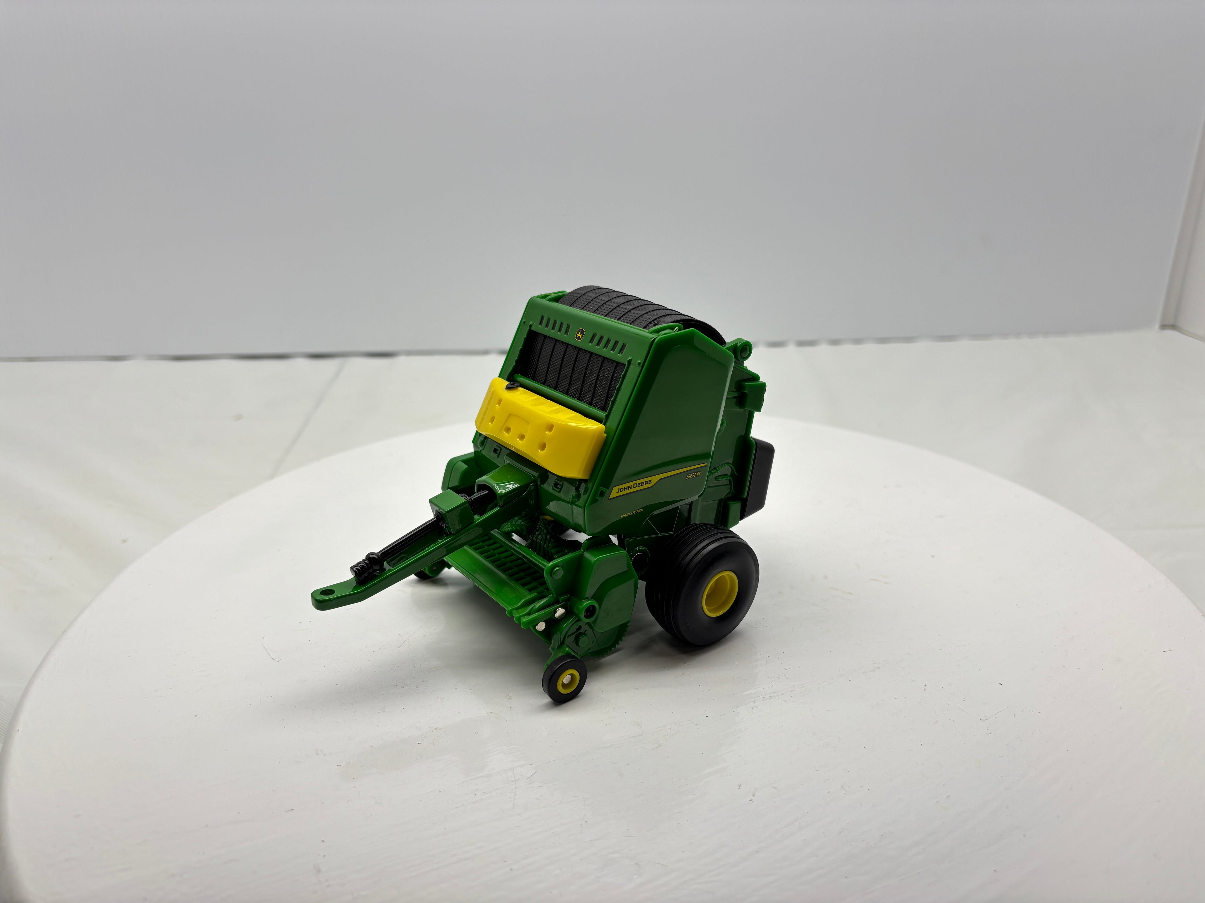 1/32 John Deere 561R