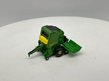 1/64 John Deere 561R