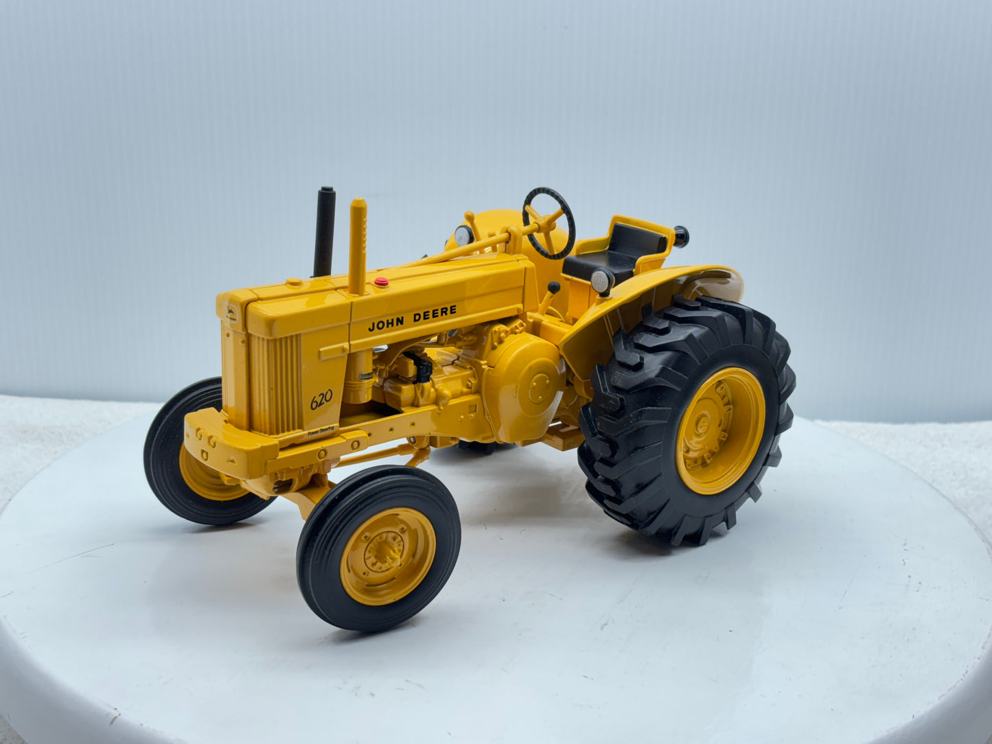 1/16 John Deere 620 Industrial