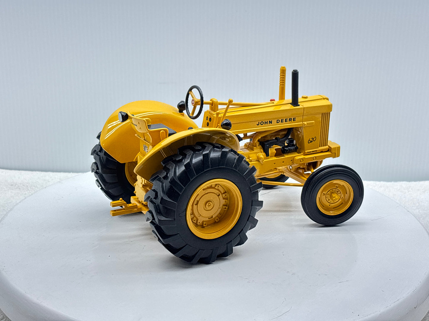 1/16 John Deere 620 Industrial