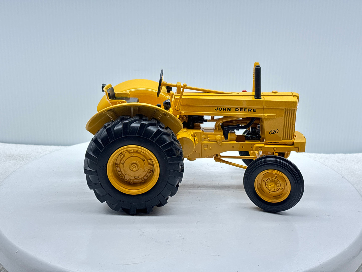 1/16 John Deere 620 Industrial