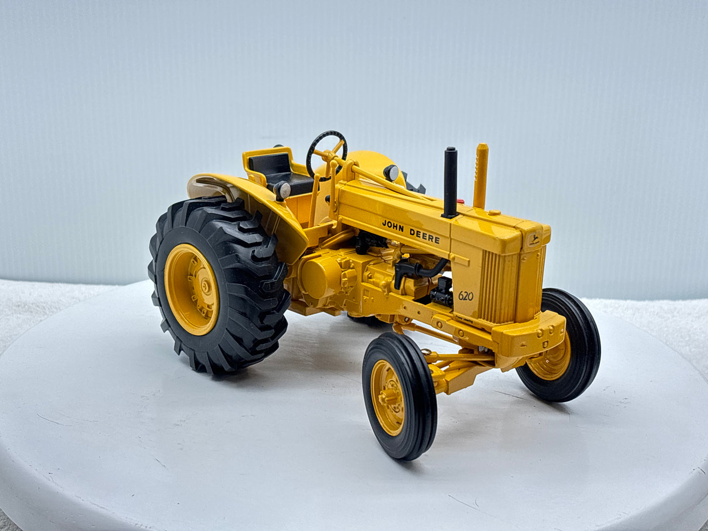 1/16 John Deere 620 Industrial