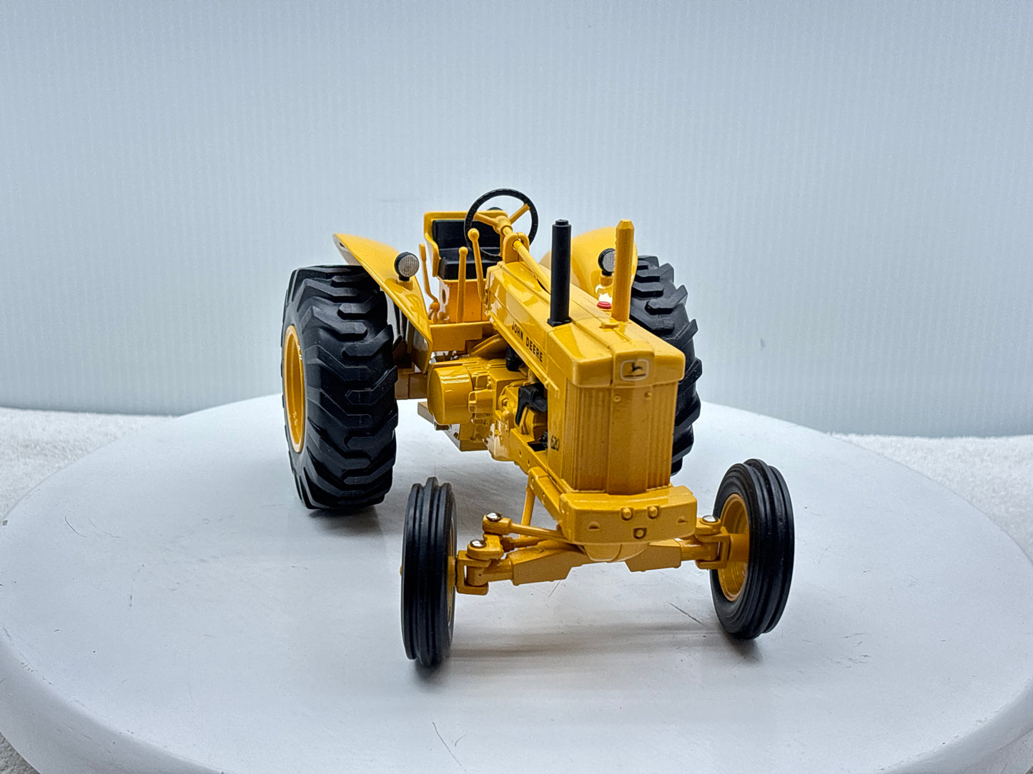 1/16 John Deere 620 Industrial