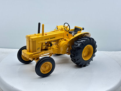 1/16 John Deere 620 Industrial