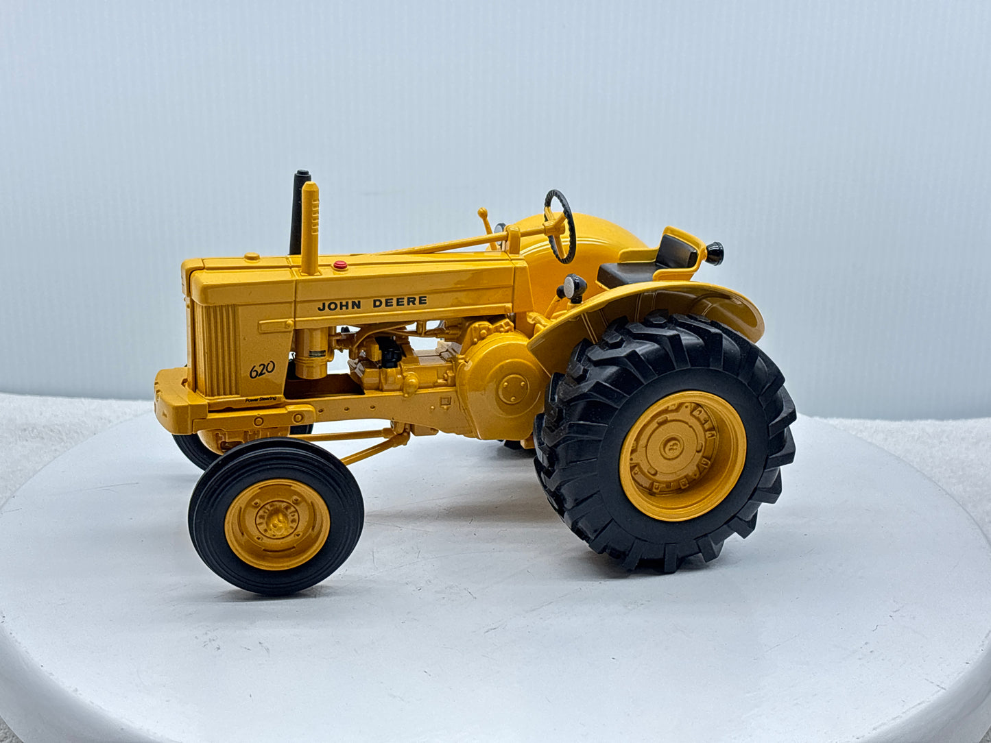 1/16 John Deere 620 Industrial
