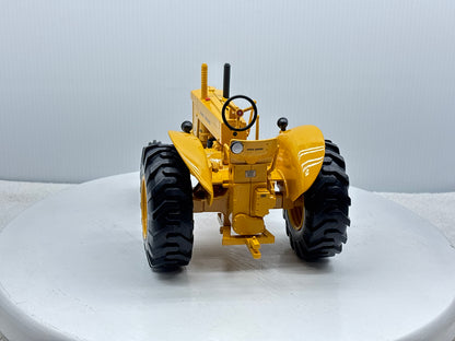 1/16 John Deere 620 Industrial