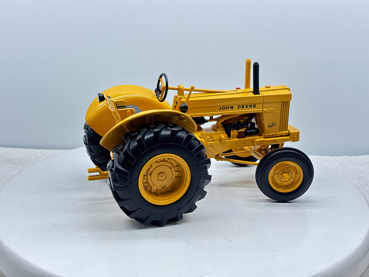1/16 John Deere 620 Industrial