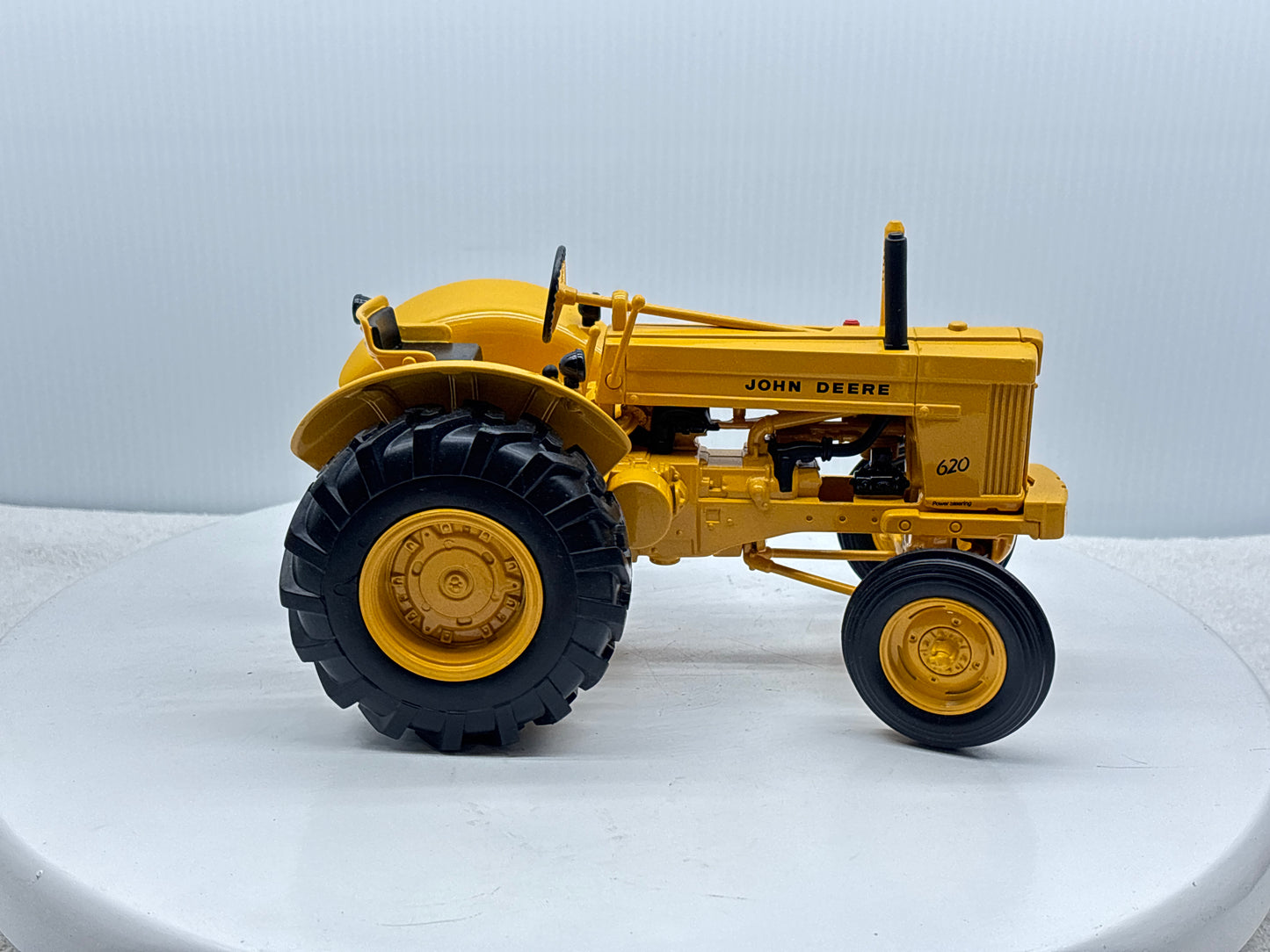1/16 John Deere 620 Industrial