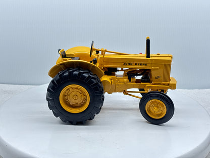 1/16 John Deere 620 Industrial