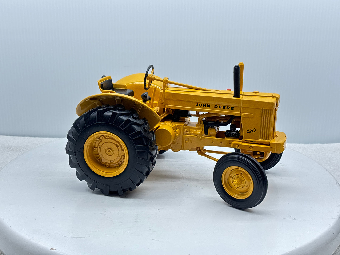 1/16 John Deere 620 Industrial