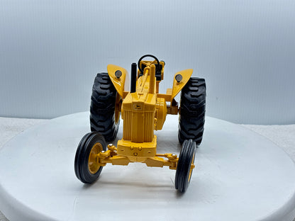 1/16 John Deere 620 Industrial