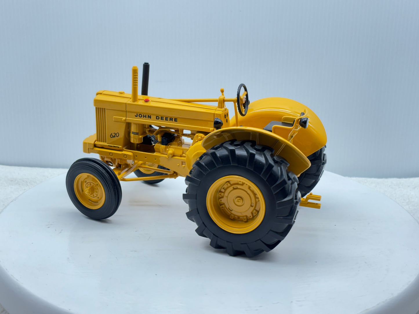 1/16 John Deere 620 Industrial
