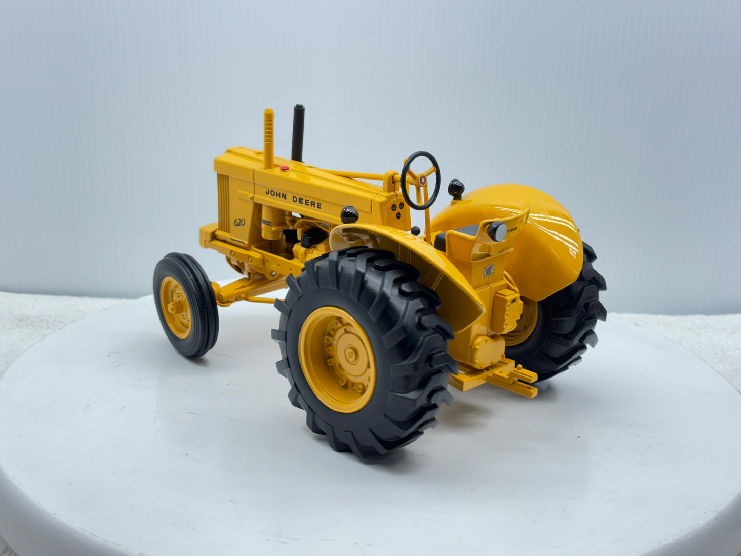 1/16 John Deere 620 Industrial