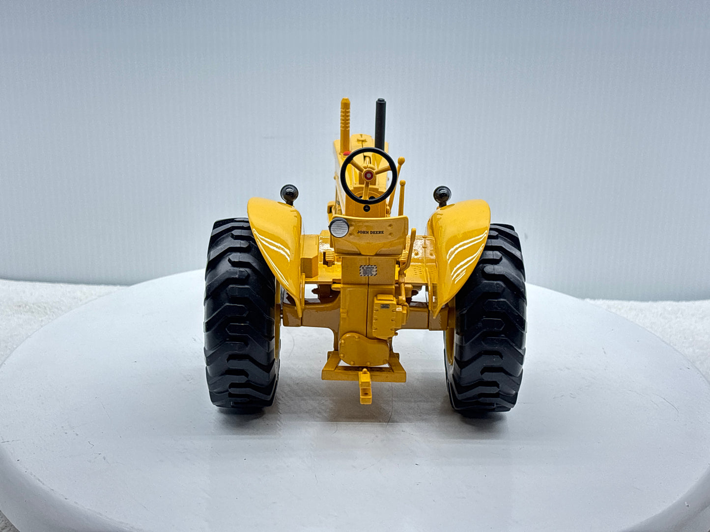 1/16 John Deere 620 Industrial
