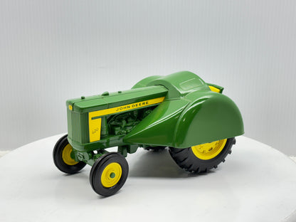 1/16 John Deere 620 Orchard Tractor