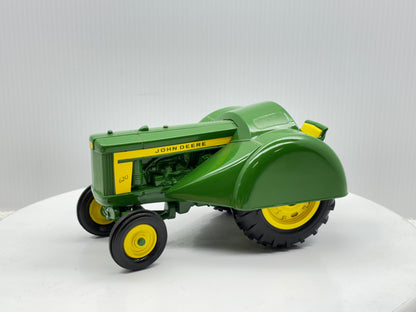 1/16 John Deere 620 Orchard Tractor