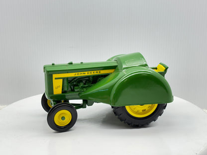 1/16 John Deere 620 Orchard Tractor