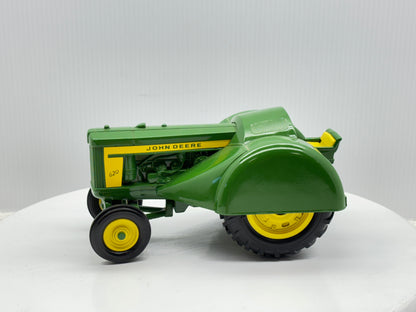 1/16 John Deere 620 Orchard Tractor