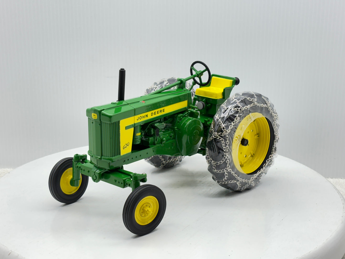 1/16 John Deere 620 Row Crop