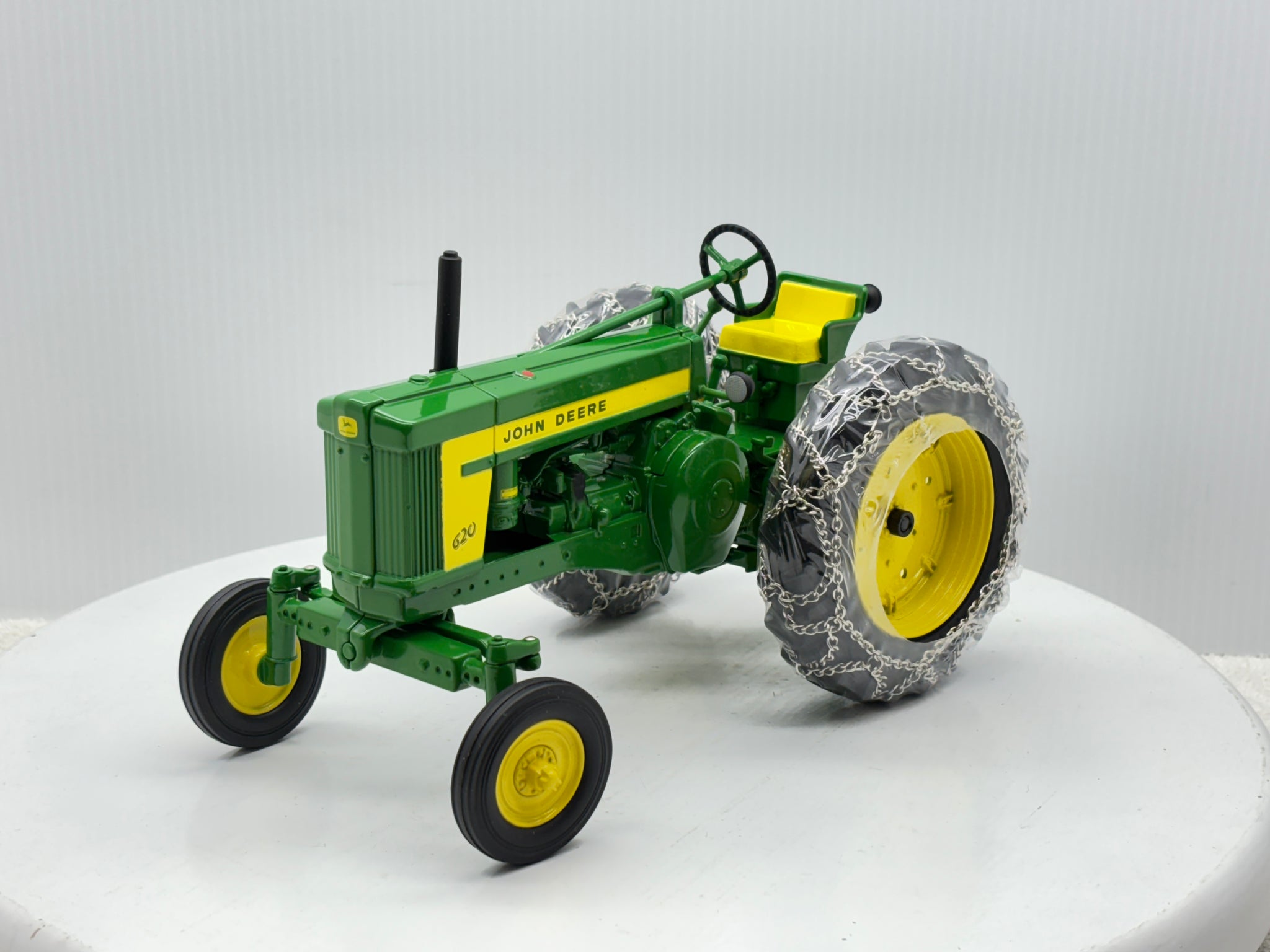 1/16 John Deere 620 Row Crop