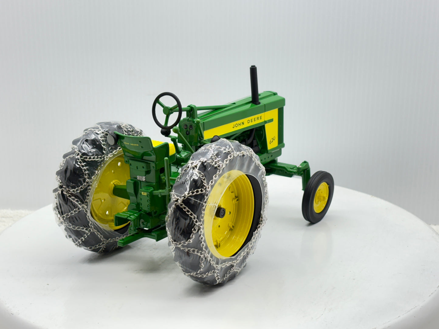 1/16 John Deere 620 Row Crop