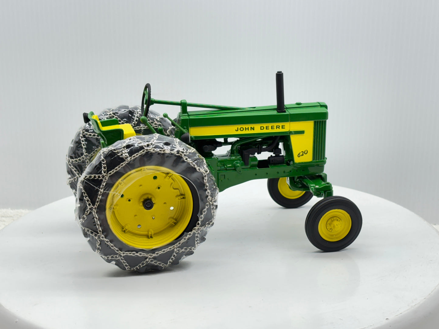 1/16 John Deere 620 Row Crop