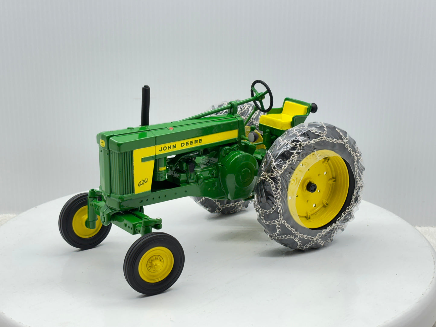 1/16 John Deere 620 Row Crop