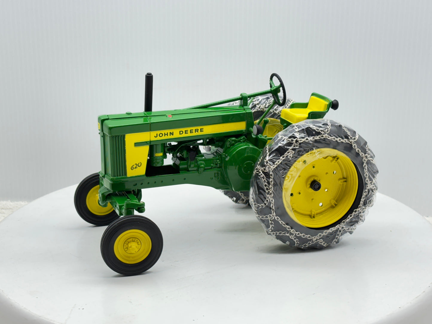 1/16 John Deere 620 Row Crop