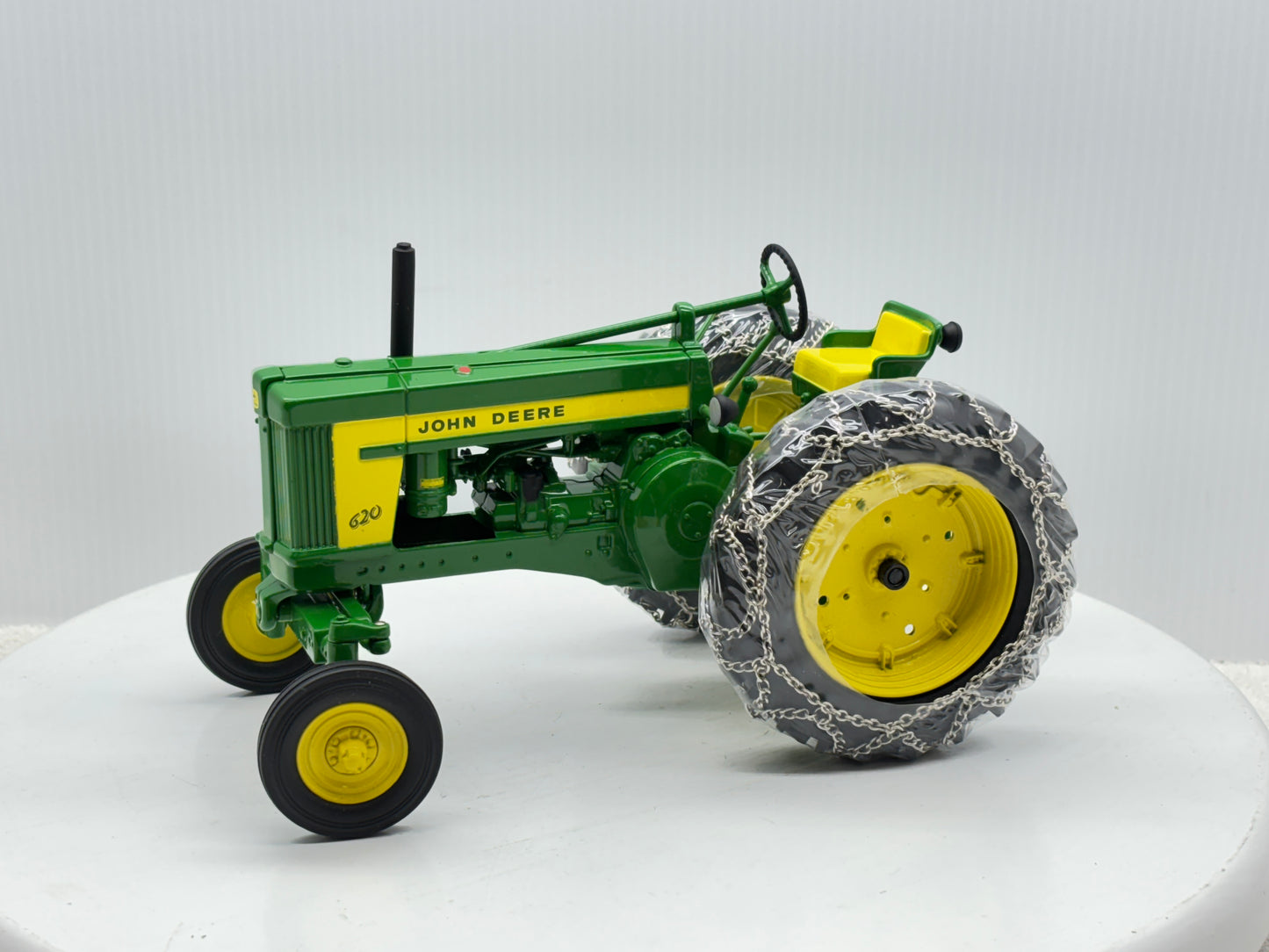 1/16 John Deere 620 Row Crop