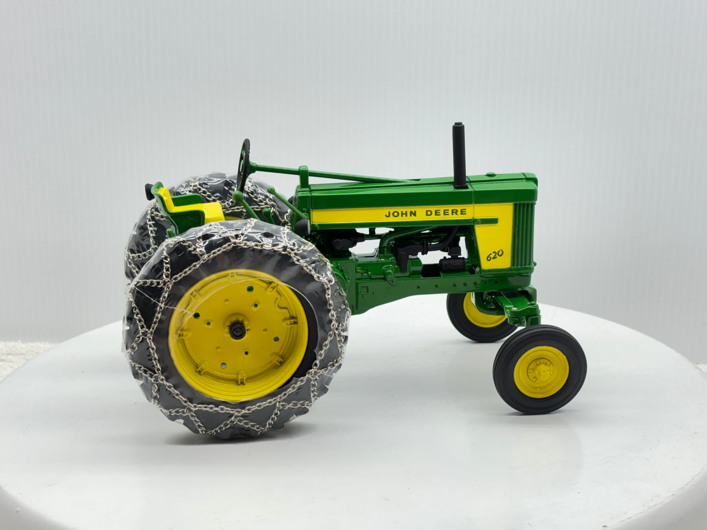 1/16 John Deere 620 Row Crop