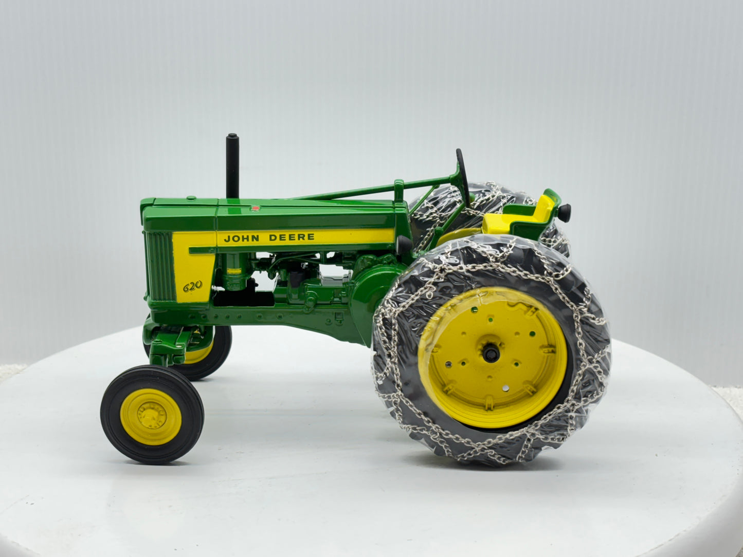 1/16 John Deere 620 Row Crop