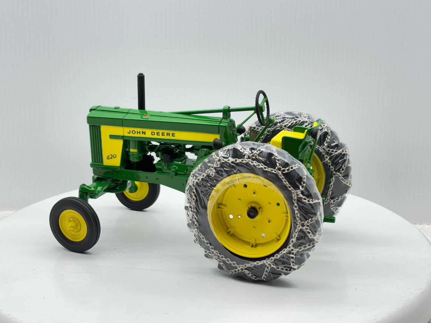 1/16 John Deere 620 Row Crop