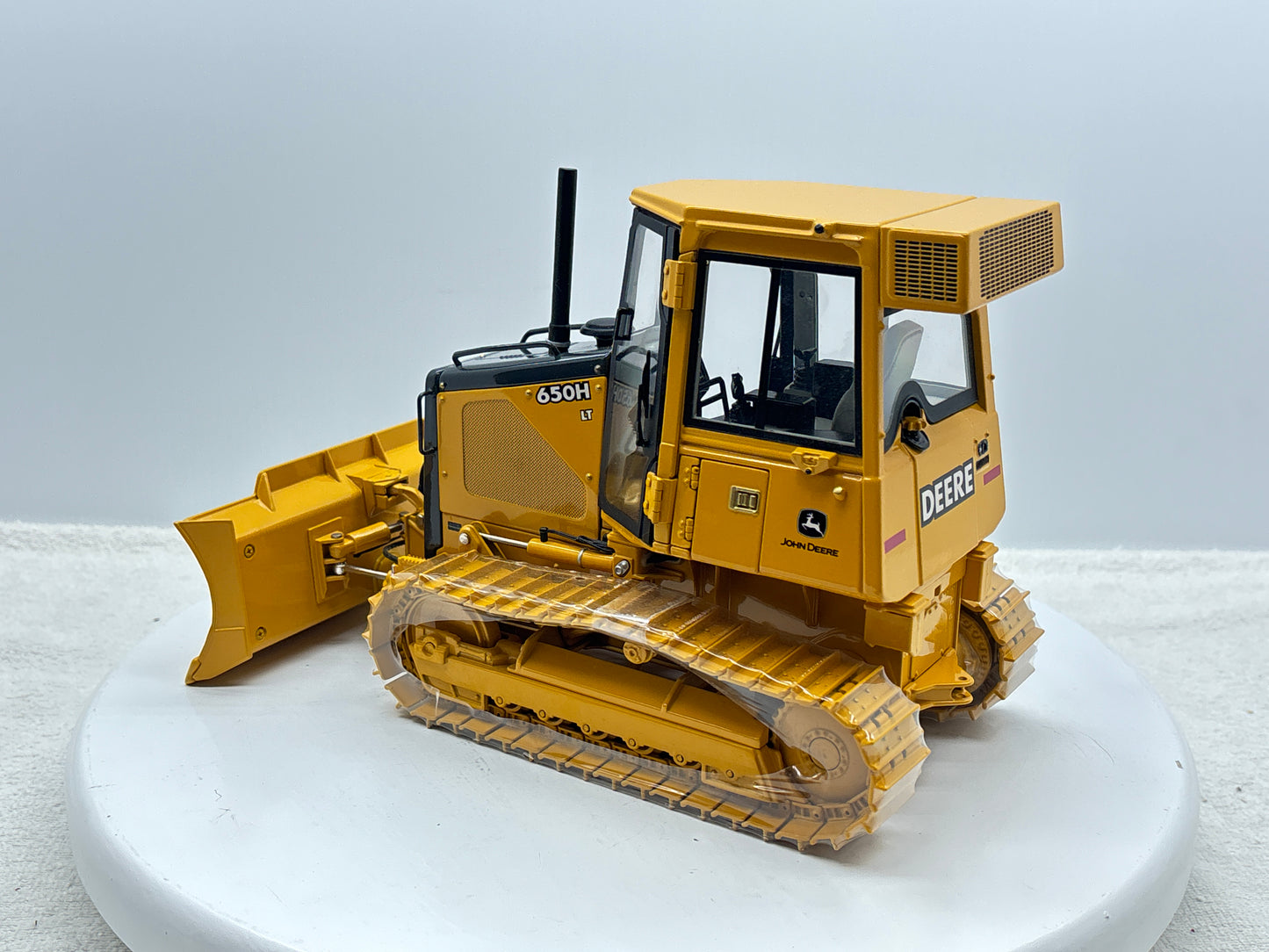 1/16 John Deere 650H Precision