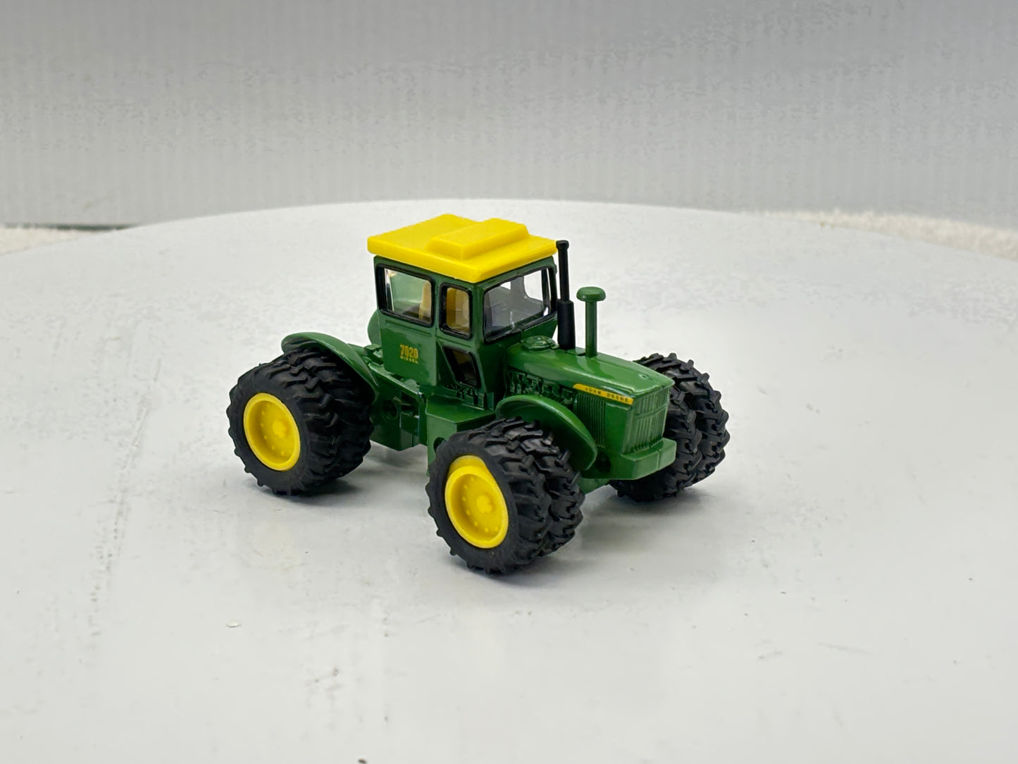 1/64 John Deere 7020 NFTS