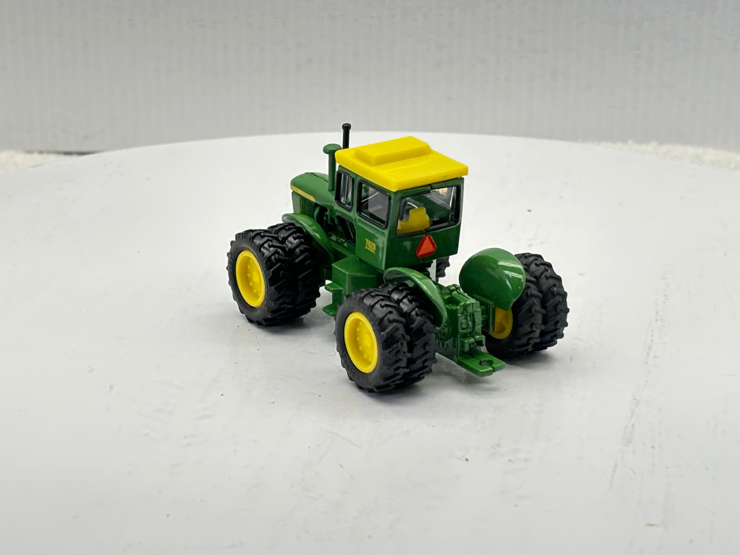 1/64 John Deere 7020 NFTS