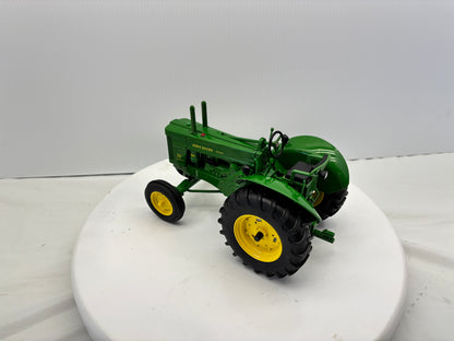 1/16 John Deere 70 Prestige