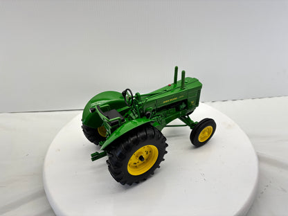 1/16 John Deere 70 Prestige