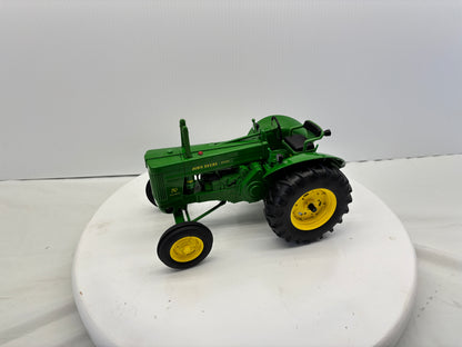 1/16 John Deere 70 Prestige