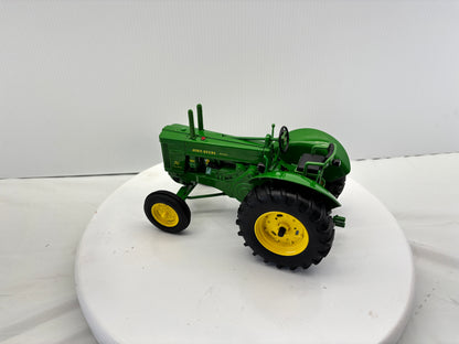 1/16 John Deere 70 Prestige