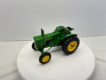 1/16 John Deere 70 Prestige
