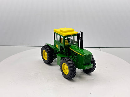 1/32 John Deere 7520