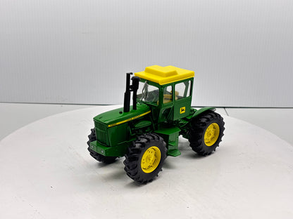 1/32 John Deere 7520