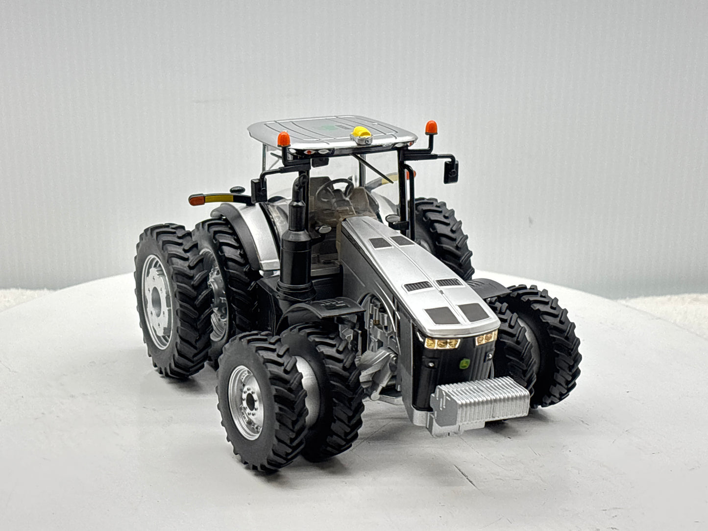 1/32 John Deere 8400R 100 Year Silver