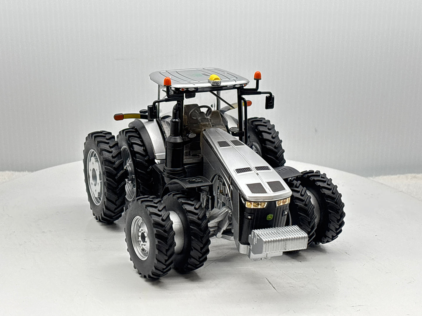 1/32 John Deere 8400R 100 Year Silver