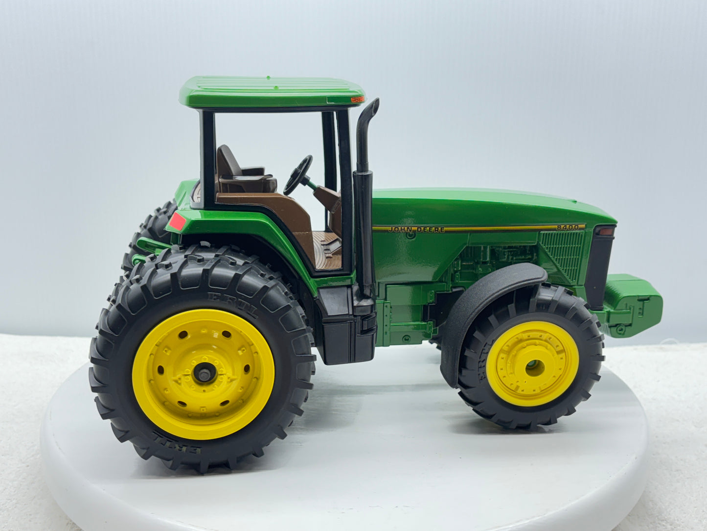 1/16 John Deere 8400
