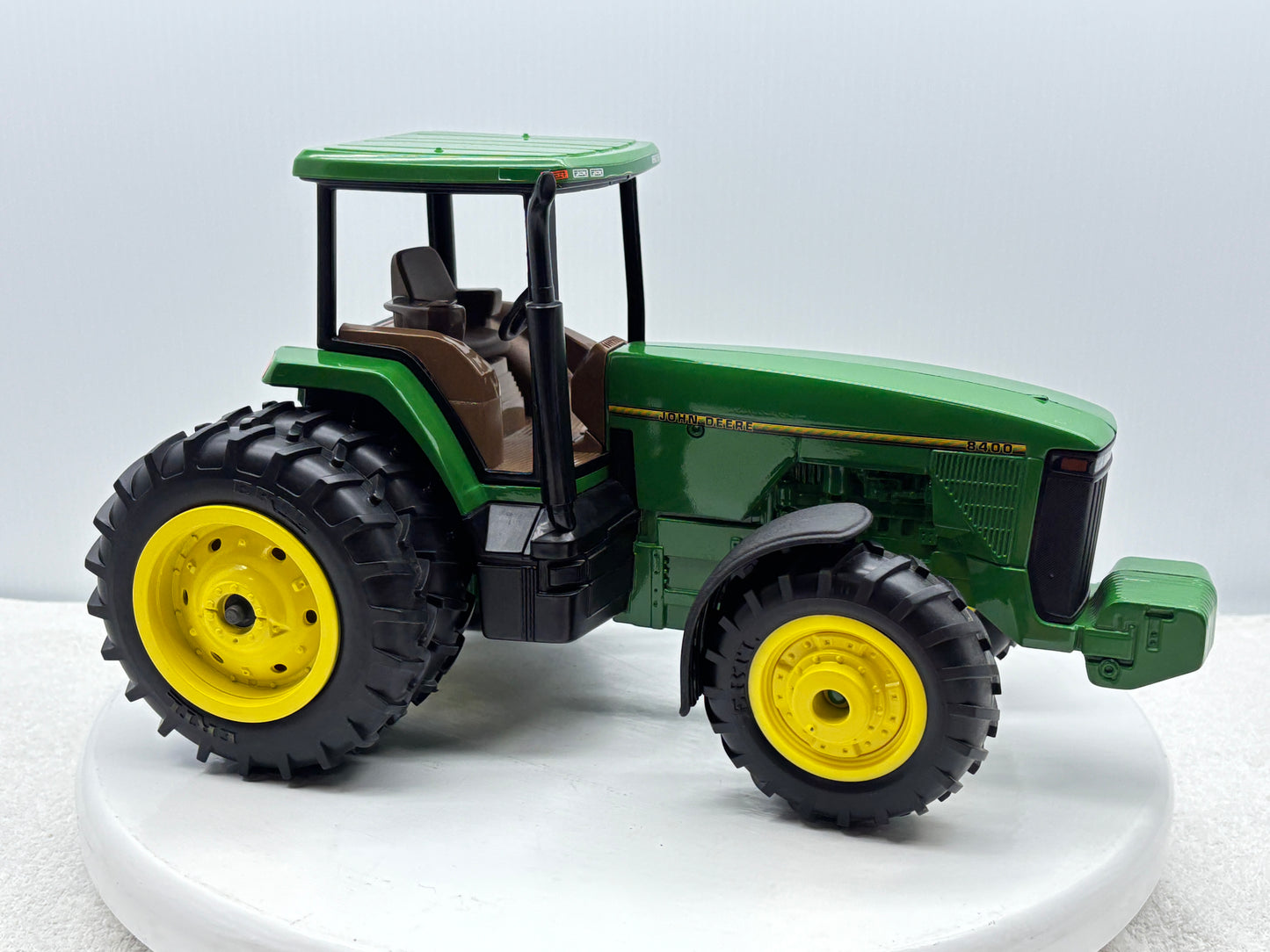 1/16 John Deere 8400