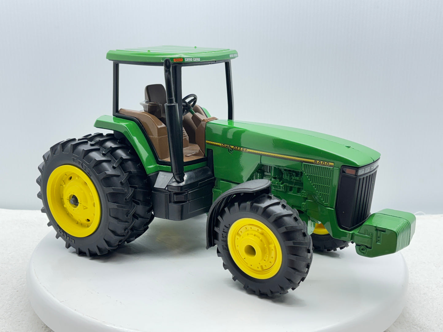 1/16 John Deere 8400