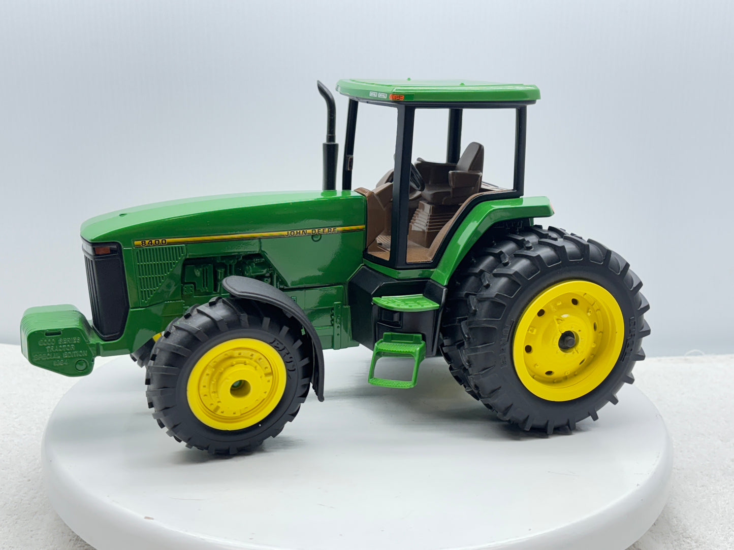1/16 John Deere 8400