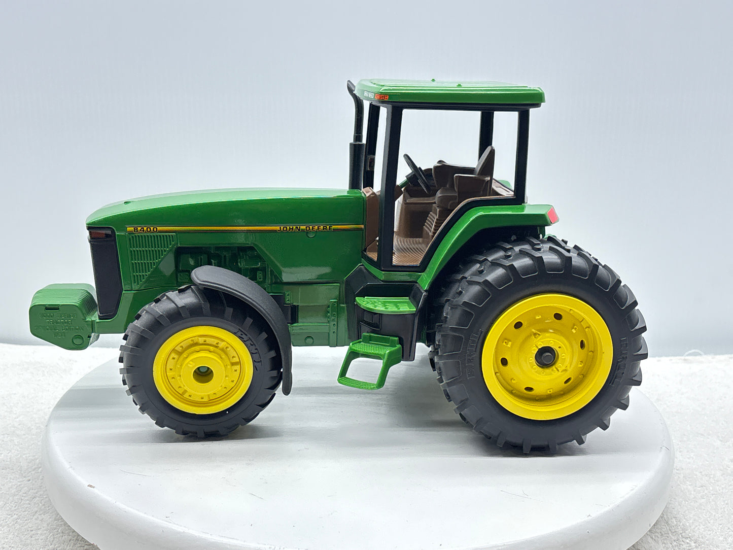 1/16 John Deere 8400